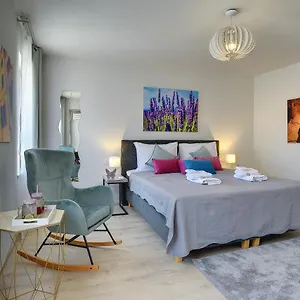 D&A Amphitheatre Apartments With Free Parking Апартаменты
